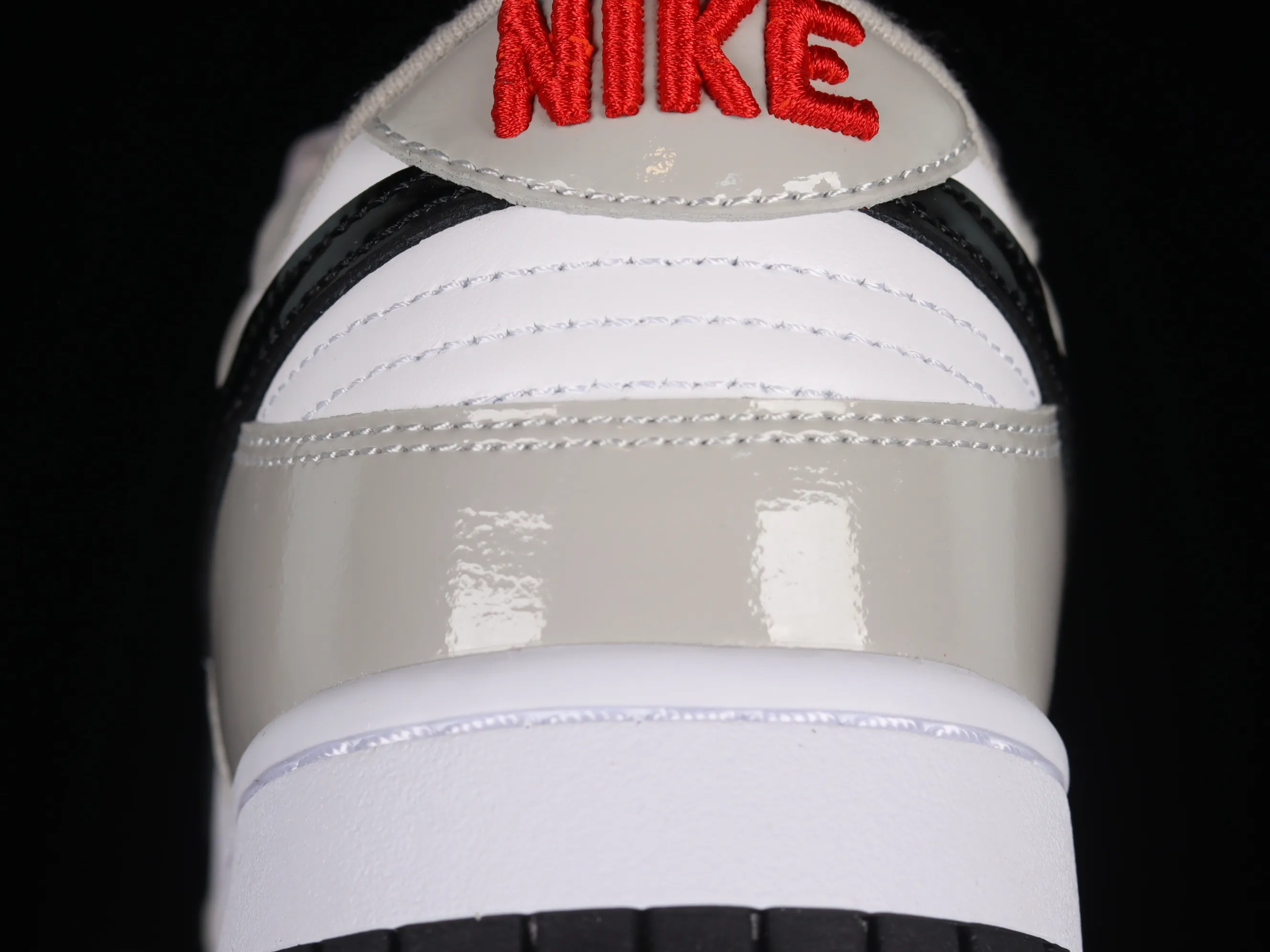 All Categories Nk SB Dunk Series Nk SB Dunk Low Low-top sneakers C version Nk Dunk Low "Light Iron Ore" Patent leather gray SB low-top sports and leisure sneakers DQ7576-001